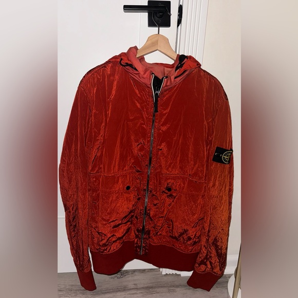 Stone Island Men's Vibrant Red Windbreaker Nylon Metal - Picture 3 of 6